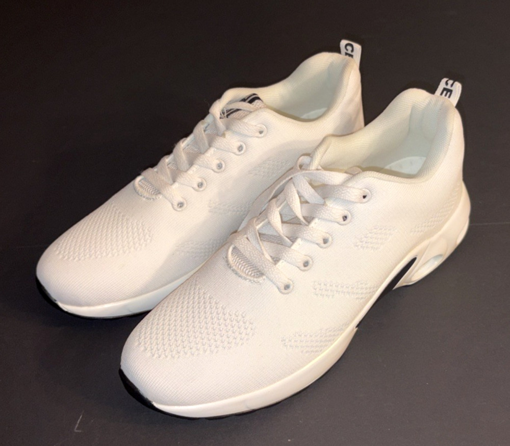 White Knit Lace Up Athletic Sneakers Low Top Activewear women's size 10 (EU 41)